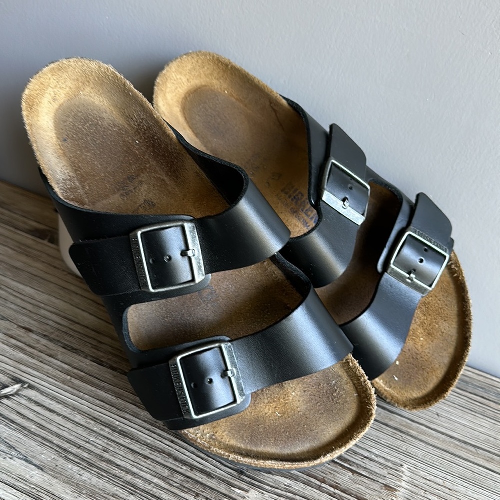 Birkenstock leather sandals size 41 great condition no flaws